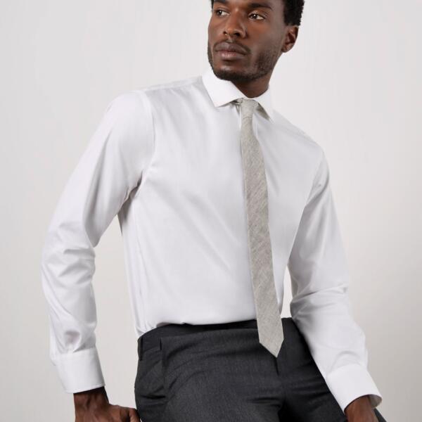 Classic Fit Long Sleeve Cutaway Collar Premium Oxford Shirt Thumbnail